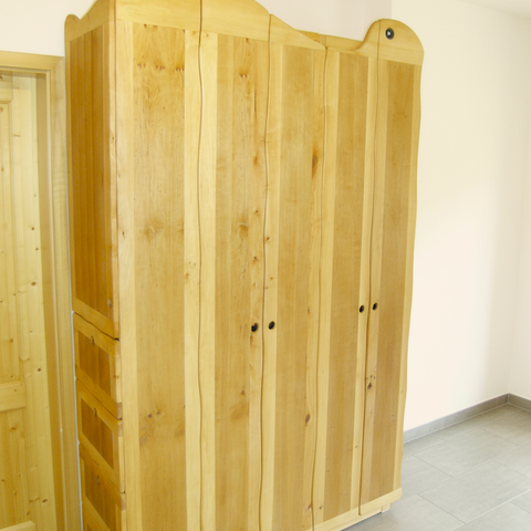 DIELENSCHRANK M10 NEÜR RAUM