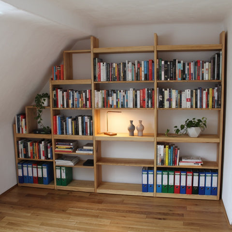 J BÜCHER REGAL