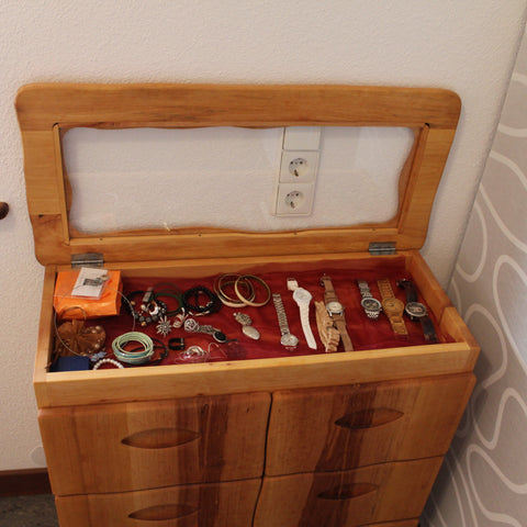SCHUBLADEN KOMMODEN MIT SCHMUCKFACH AUSSTELLUNG 2 